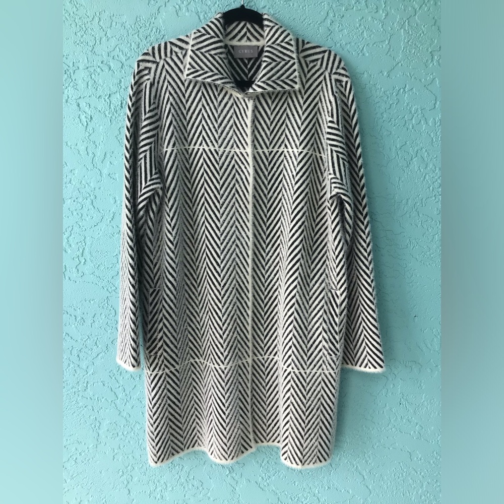 Cyrus Midweight Sweater Coat in Black White Size XL